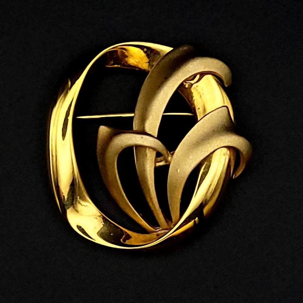 Vintage Tara 5th Avenue Sculpted Gold-Tone Lily Leaf Brooch